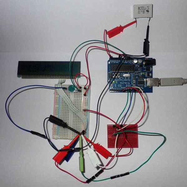 Test setup, with no additional external components (the potentiometer is for the LCD contrast)