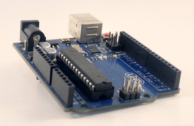 Uno R3 (clone) overview rear