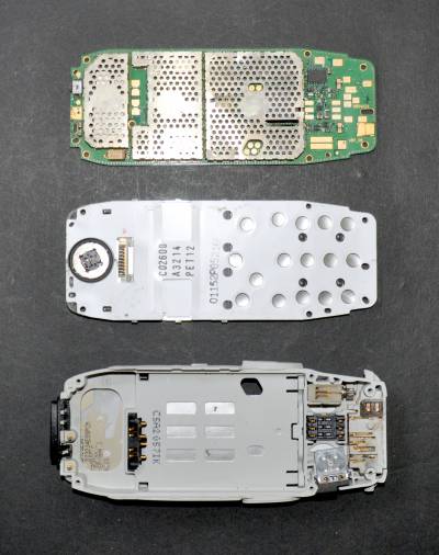 Nokia 3310 disassembled