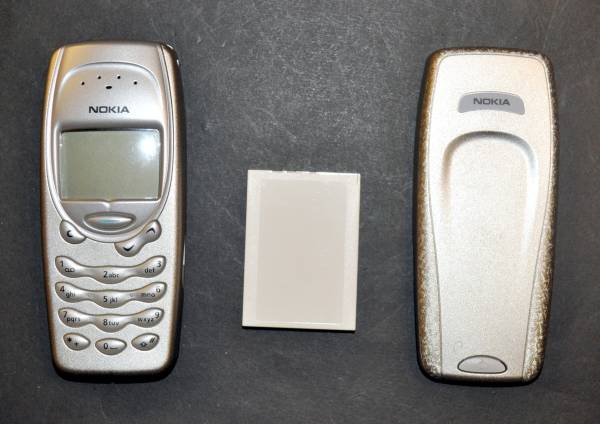 Nokia 3315 opened