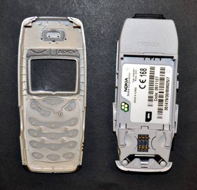 Nokia 3315 disassembled