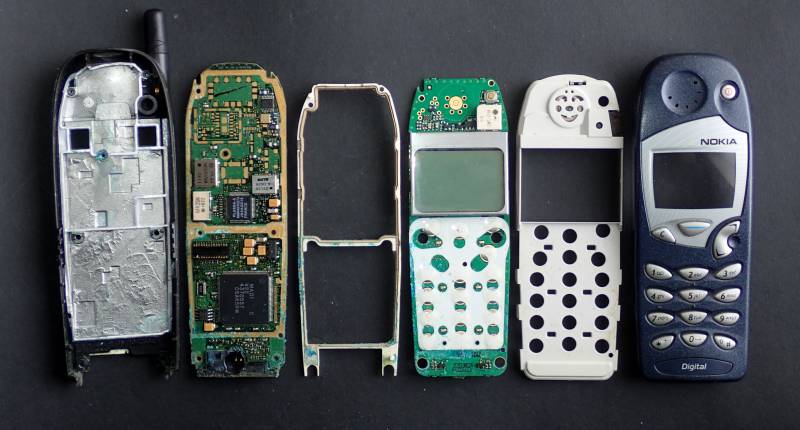Nokia 5120 disassembled front