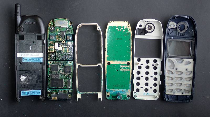 Nokia 5120 disassembled back