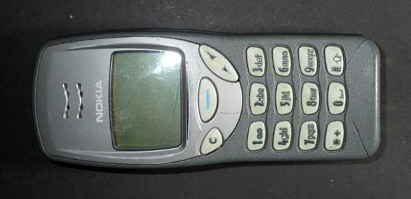 Nokia 3210 front